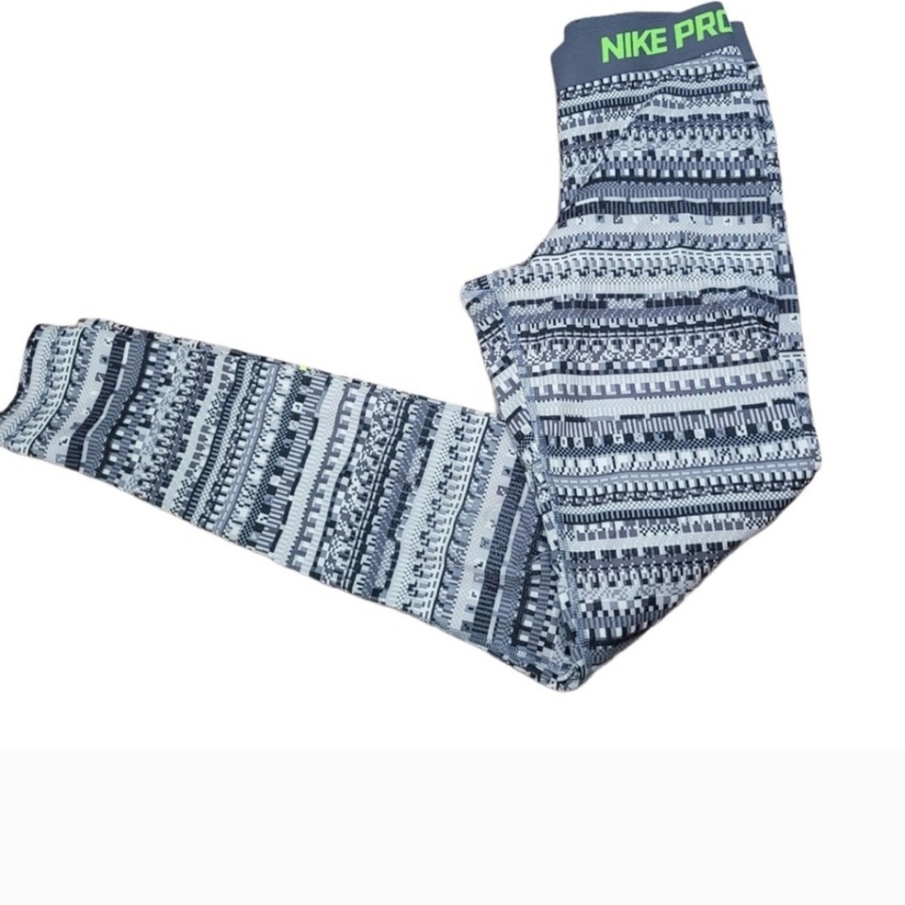 Nike Pro Black and White Patterned Leggings